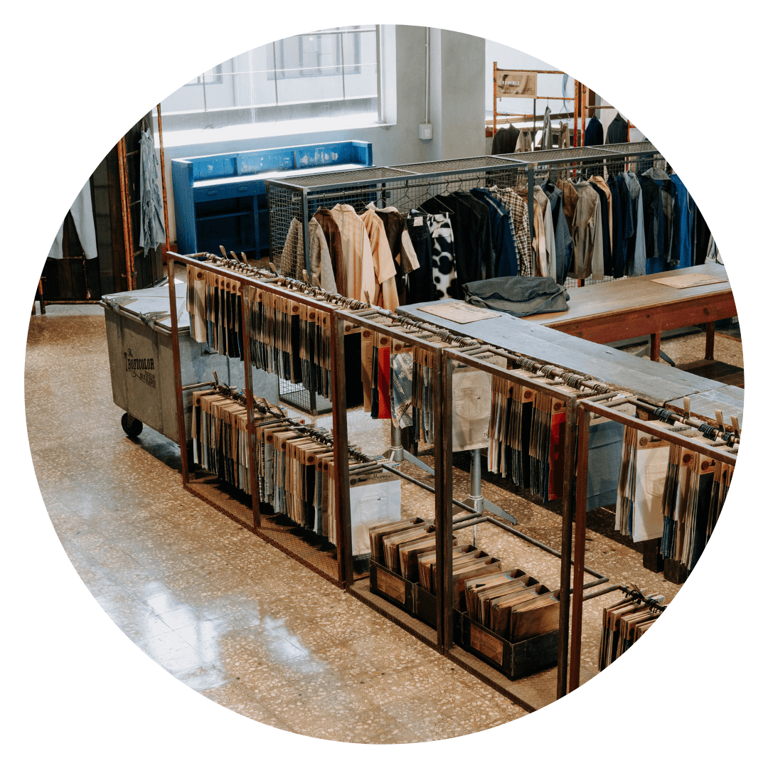 Reutilização de materiais e mobiliário nos escritórios e showroom