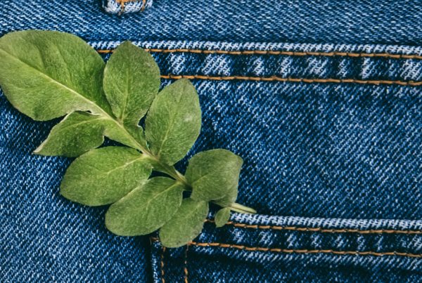 Moda denim sustentável: o compromisso da Troficolor com o Planeta